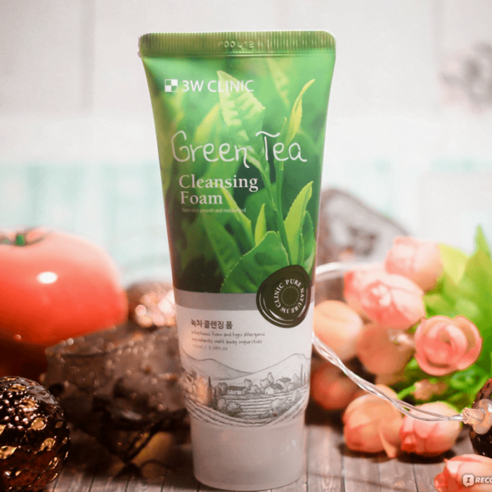3W Clinic Green Tea Cleansing Foam 3W Clinic Green Tea Cleansing Foam