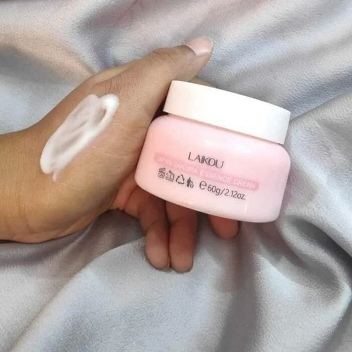 Laikou Japan Sakura Essence Cream