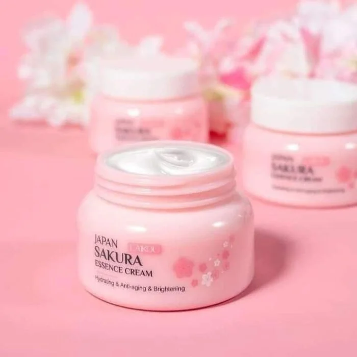 Laikou Japan Sakura Essence Cream