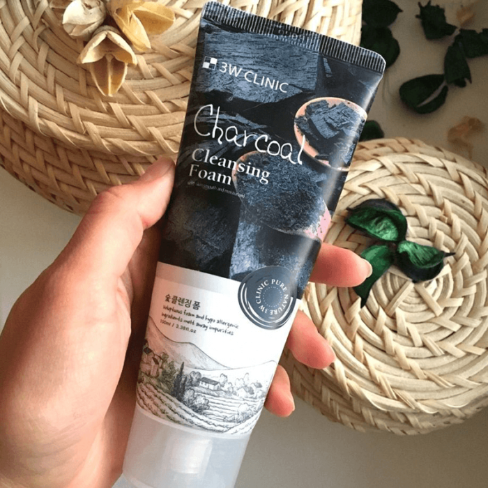 3w Clinic Charcoal Cleansing Foam