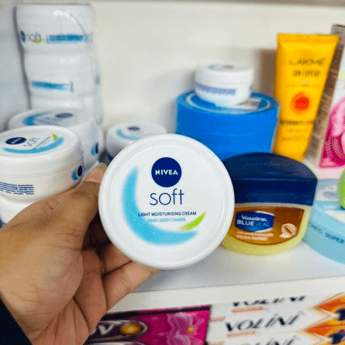 Nivea Soft Light Moisturising Cream